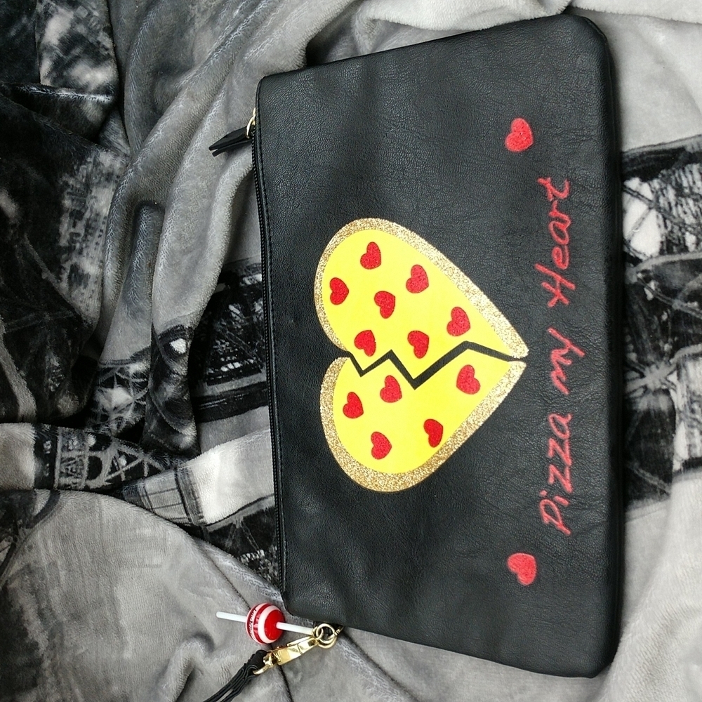 Betsey Johnson Pizza My heart bag